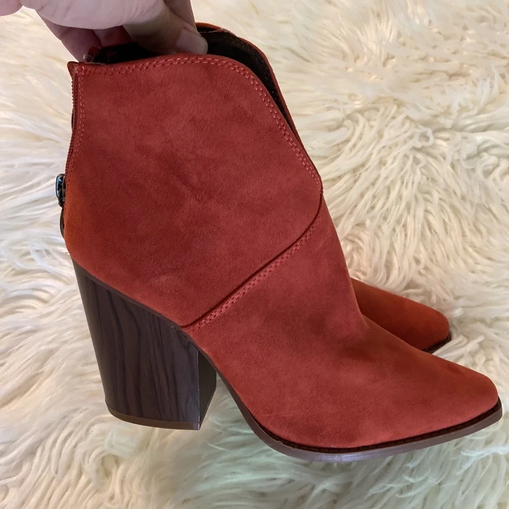 QUPID Booties never been worn size 8.5 beautiful color heel is 4” - Picture 4 of 12